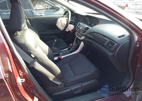 2015 Honda Accord Sport z USA, uszkodzony, nr VIN 1HGCR2F57FA004150